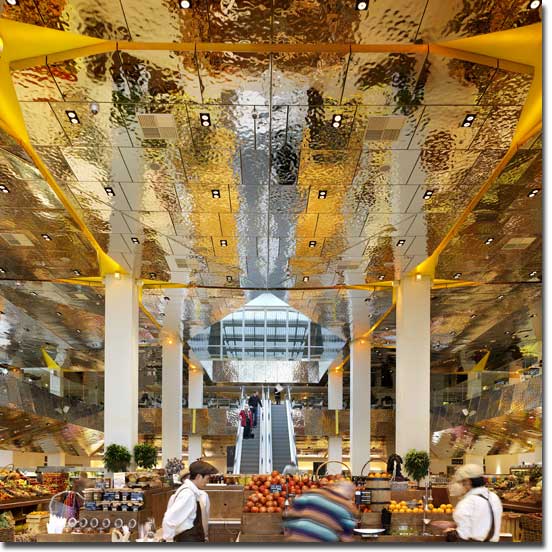 Moscow, Tsvetnoy Central Market, Food Market, Ceiling and Wall Panels Type EXYD-M, Photo Chris Gascoigne