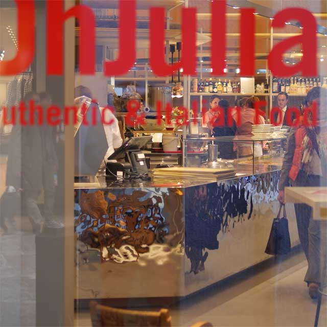 Restaurant Oh Julia in Downtown Munich, Counters with Product Line EXYD-M, Photo EXYD