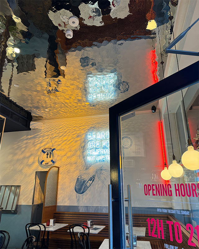 Belgium, Antwerp, Jean Sur Mer, Harbor Cafe, Entrance, Ceiling Cladding EXYD, Photo EXYD, 2020