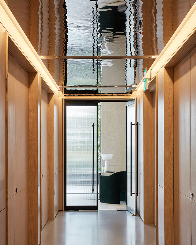 UK, London, Ilona Rose House, MATT Architecture, Paola Leon Design, Floor 8, Elevator Lobby, Ceiling System Lindner, Ceiling Panels EXYD, Photo Chris Snook, 2022