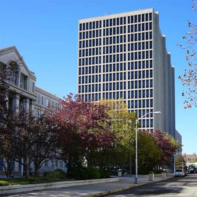 USA, NJ, Newark, Peter W. Rodino Federal Building Seen From Walnut Street, Photo EXYD