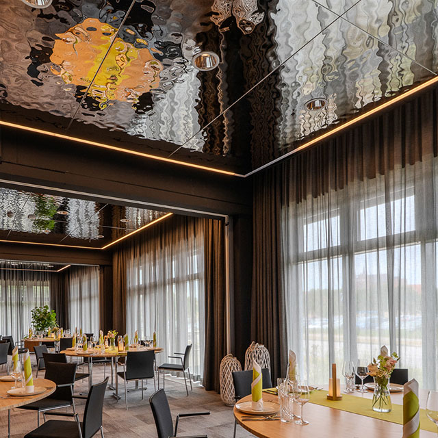 Germany, Wismar, Park Inn Radisson, Architect FORMWAENDE, Ceiling System Lindner, Ceiling Panels EXYD, Photo Andreas Rehkopp